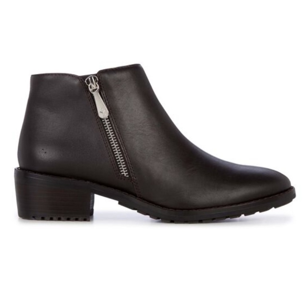 EMU Australia Acton Black Microsuede Waterproof Bootie New 7m